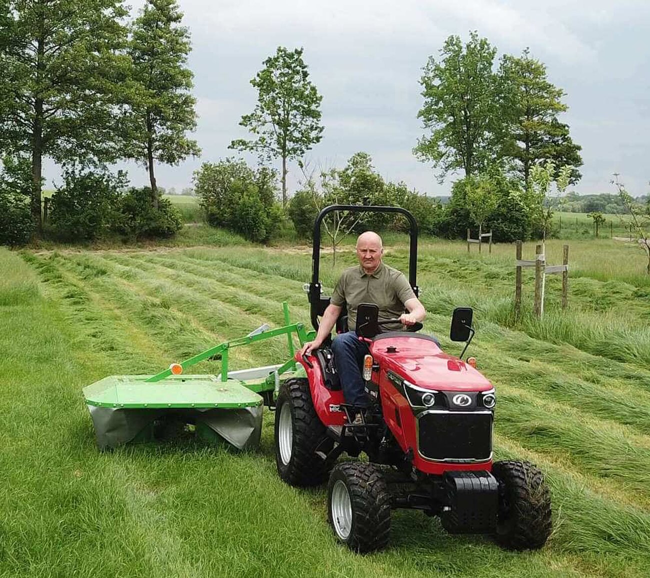 CAPTAIN 263 Allradtraktor mit Kreiselmäher