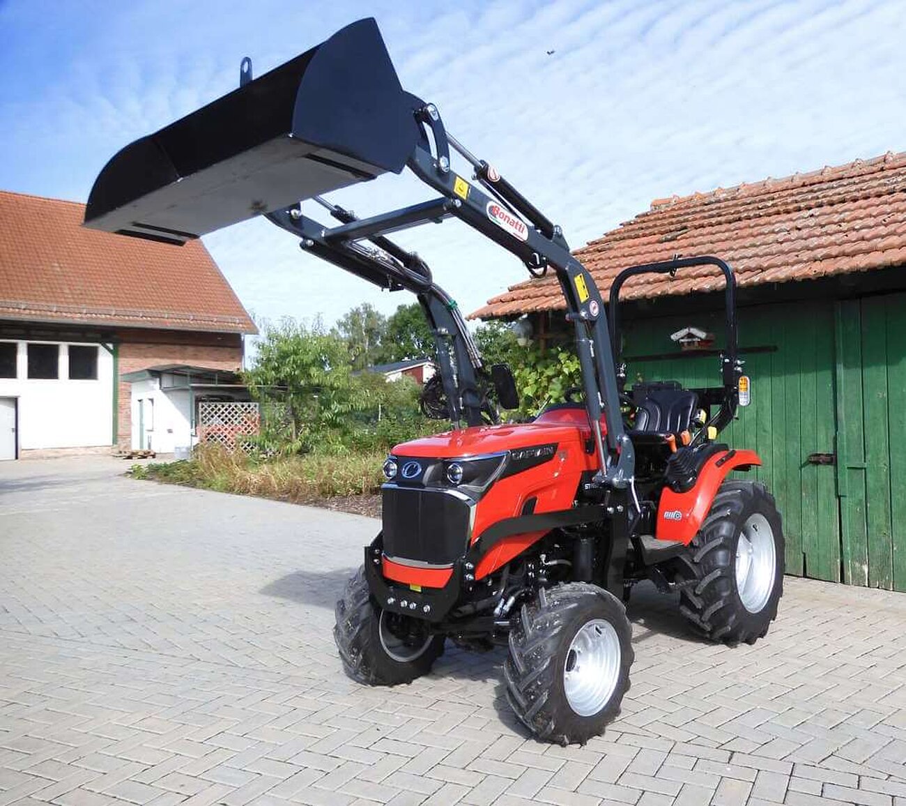CAPTAIN 263 Allradtraktor Frontlader Schaufel